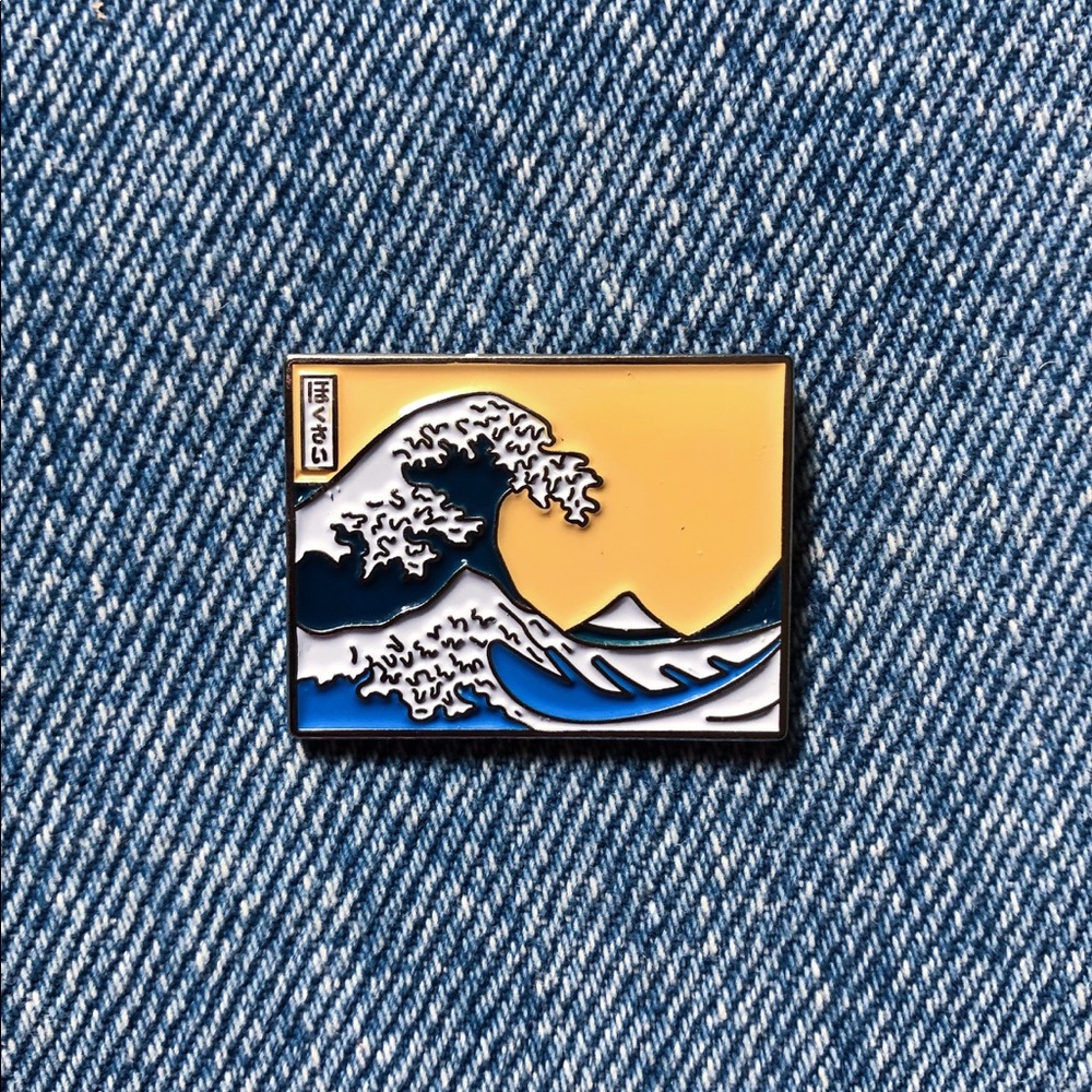 JAPANESE WAVE PAINT PIN